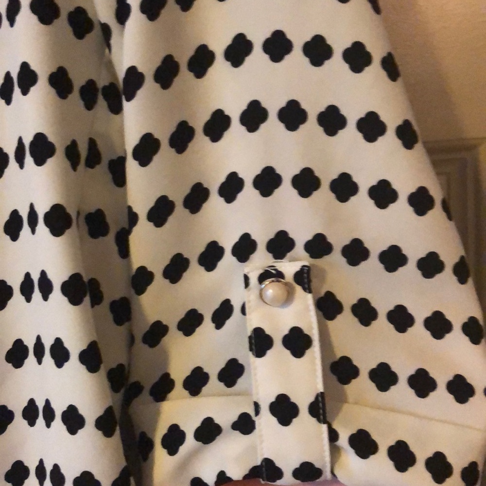 White And Black Patterned Blouse - image 3